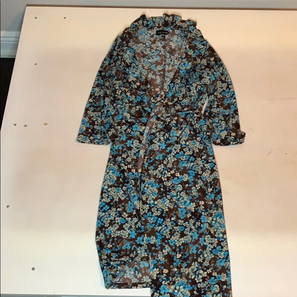 Beautiful dress tie on the side